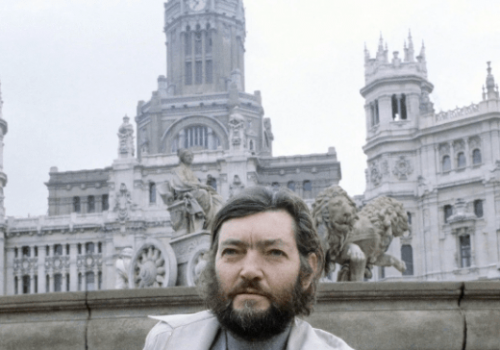 ¿Qué esconde la máscara de ‹Fantomas contra los vampiros multinacionales›?