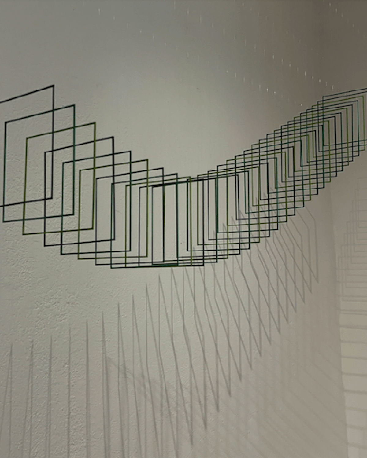 Del cinetismo pasado al renovado cinetismo de Elias Crespin