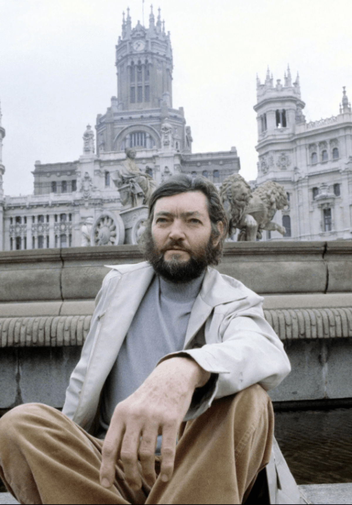 ¿Qué esconde la máscara de ‹Fantomas contra los vampiros multinacionales›?