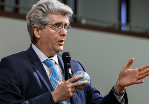 Fernando Reimers distinguido con el XII Premio Enrique Anderson Imbert, junto a la escritora mexicana Carmen Boullosa