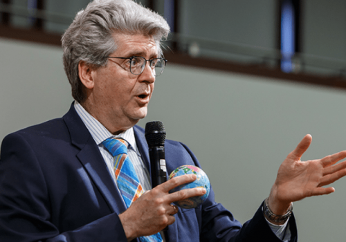 Fernando Reimers distinguido con el XII Premio Enrique Anderson Imbert, junto a la escritora mexicana Carmen Boullosa