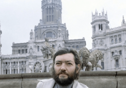 ¿Qué esconde la máscara de ‹Fantomas contra los vampiros multinacionales›?